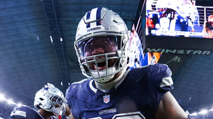 Defensive end Chauncey Golston 