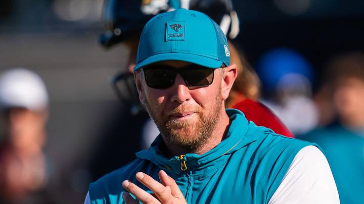 Jacksonville Jaguars head coach Liam Coen gets his team up during an NFL training camp second session at the Miller Electric Center, Thursday, July 24, 2025, in Jacksonville, Fla. [Doug Engle/Florida Times-Union]