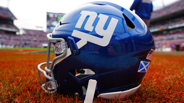 New York Giants helmet New York Giants helmet