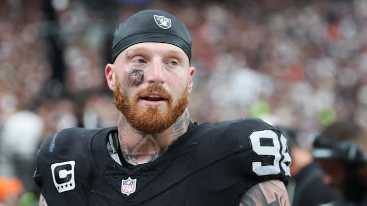 Sep 28, 2025; Paradise, Nevada, USA; Las Vegas Raiders defensive end Maxx Crosby (98) looks on from the sideline during the first quarter against the Chicago Bears at Allegiant Stadium. Mandatory Credit: Kiyoshi Mio-Imagn Images Sep 28, 2025; Paradise, Nevada, USA; Las Vegas Raiders defensive end Maxx Crosby (98) looks on from the sideline during the first quarter against the Chicago Bears at Allegiant Stadium. Mandatory Credit: Kiyoshi Mio-Imagn Images