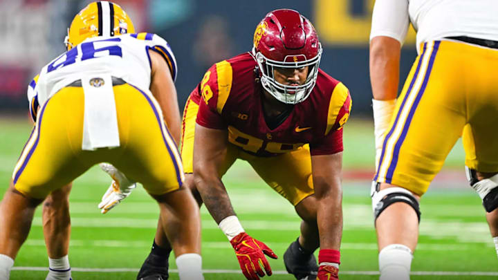 USC Trojans defensive lineman Nate Clifton against LSU. Clifton was injured against Rutgers on Friday, Oct. 26.