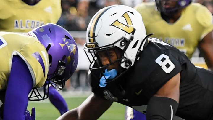 Vanderbilt Commodores cornerback Tyson Russell (8). Vanderbilt Commodores cornerback Tyson Russell (8).