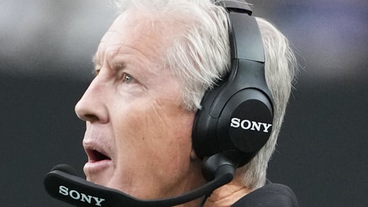 Dec 28, 2025; Paradise, Nevada, USA; Las Vegas Raiders head coach Pete Carroll looks on in the first quarter against the New York Giants at Allegiant Stadium. Mandatory Credit: Kirby Lee-Imagn Images