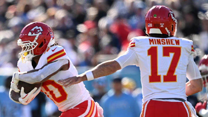 Dec 21, 2025; Nashville, Tennessee, USA; Kansas City Chiefs quarterback Gardner Minshew (17) hands off to running back Isiah Pacheco (10) during the first half against the Tennessee Titans at Nissan Stadium. Mandatory Credit: Steve Roberts-Imagn Images Dec 21, 2025; Nashville, Tennessee, USA; Kansas City Chiefs quarterback Gardner Minshew (17) hands off to running back Isiah Pacheco (10) during the first half against the Tennessee Titans at Nissan Stadium. Mandatory Credit: Steve Roberts-Imagn Images