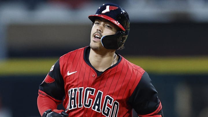 Chicago White Sox first baseman Miguel Vargas (20) rounds the bases after hitting a two-run home run against the San Diego Padres at Rate Field. 