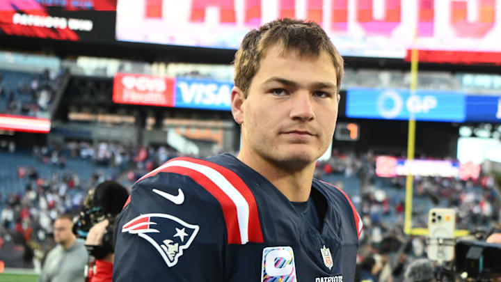 Oct 26, 2025; Foxborough, Massachusetts, USA; New England Patriots quarterback Drake Maye (10) reacts to the win after the game against the Cleveland Browns at Gillette Stadium. Mandatory Credit: Brian Fluharty-Imagn Images Oct 26, 2025; Foxborough, Massachusetts, USA; New England Patriots quarterback Drake Maye (10) reacts to the win after the game against the Cleveland Browns at Gillette Stadium. Mandatory Credit: Brian Fluharty-Imagn Images