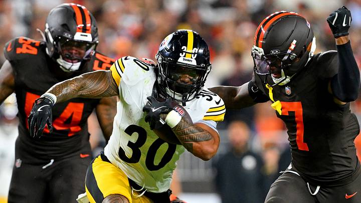 Pittsburgh Steelers running back Jaylen Warren Pittsburgh Steelers running back Jaylen Warren