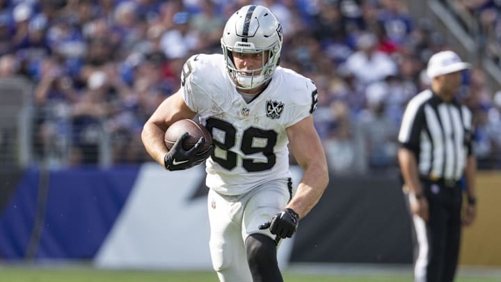 Sep 15, 2024; Baltimore, Maryland, USA;  Las Vegas Raiders tight end Brock Bowers (89) runs after as catch during the second half against the Baltimore Ravens at M&T Bank Stadium. Mandatory Credit: Tommy Gilligan-Imagn Images