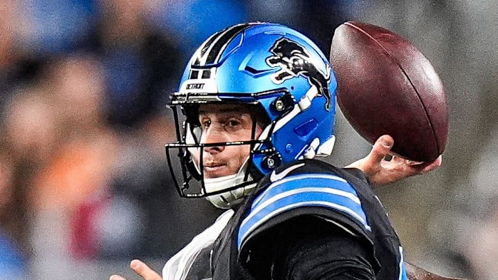 Detroit Lions quarterback Jared Goff (16).
