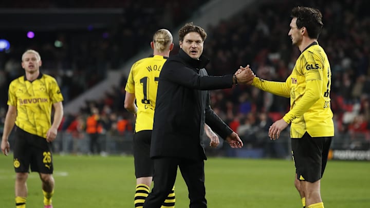 Edin Terzic mit Mats Hummels nach dem 1:1-Hinspiel