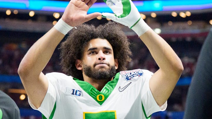 Oregon quarterback Dante Moore 