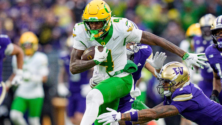 Oregon wide receiver Malik Benson breaks away for a touchdown as the Oregon Ducks take on the Washington Huskies.