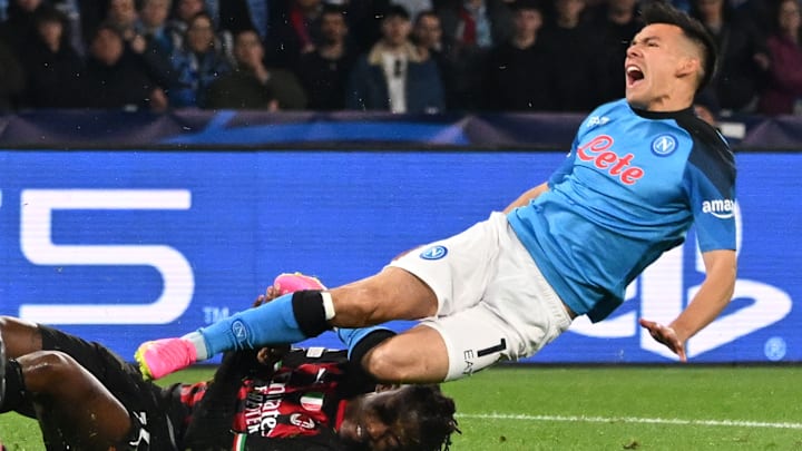 Gros contact dans la surface du Napoli