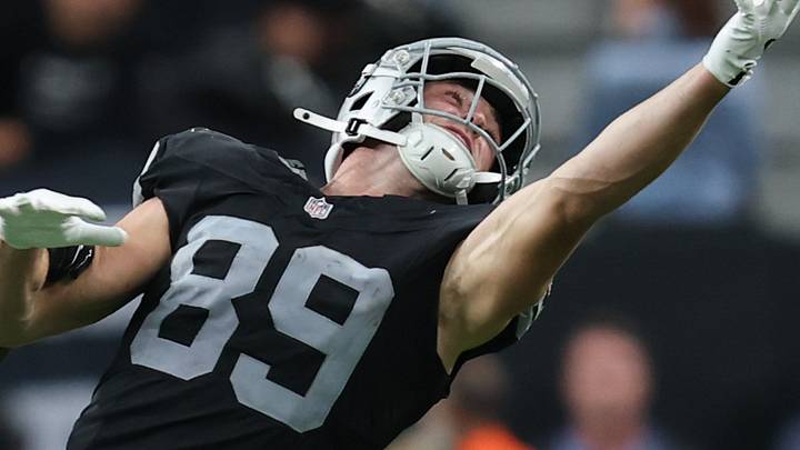 Oct 18, 2026; Paradise, Nevada, USA; Las Vegas Raiders tight end Brock Bowers (89) is unable to make a catch while defended by Buffalo Bills cornerback Dee Alford (23) at Allegiant Stadium. Mandatory Credit: David Brytus-Imagn Images Oct 18, 2026; Paradise, Nevada, USA; Las Vegas Raiders tight end Brock Bowers (89) is unable to make a catch while defended by Buffalo Bills cornerback Dee Alford (23) at Allegiant Stadium. Mandatory Credit: David Brytus-Imagn Images