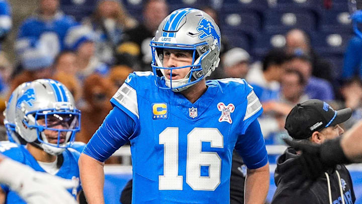 Detroit Lions quarterback Jared Goff (16) looks on during warm up at Ford Field in Detroit 