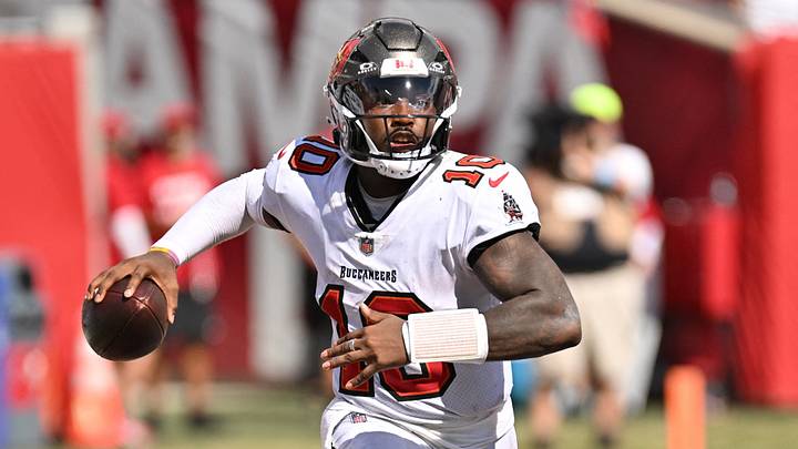 Oct 4, 2026; Tampa, Florida, USA; Tampa Bay Buccaneers quarterback Jalon Daniels (10) rolls out with the ball during the game against the Green Bay Packers at Raymond James Stadium. Mandatory Credit: Jonathan Dyer-Imagn Images Oct 4, 2026; Tampa, Florida, USA; Tampa Bay Buccaneers quarterback Jalon Daniels (10) rolls out with the ball during the game against the Green Bay Packers at Raymond James Stadium. Mandatory Credit: Jonathan Dyer-Imagn Images
