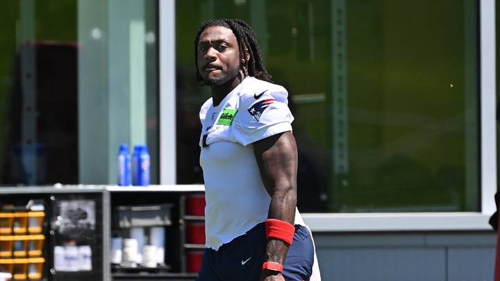 Jun 9, 2026; Foxborough, MA, USA; New England Patriots wide receiver A.J. Brown (1) arrives on the practice field for minicamp at Gillette Stadium. Mandatory Credit: Eric Canha-Imagn Images Jun 9, 2026; Foxborough, MA, USA; New England Patriots wide receiver A.J. Brown (1) arrives on the practice field for minicamp at Gillette Stadium. Mandatory Credit: Eric Canha-Imagn Images