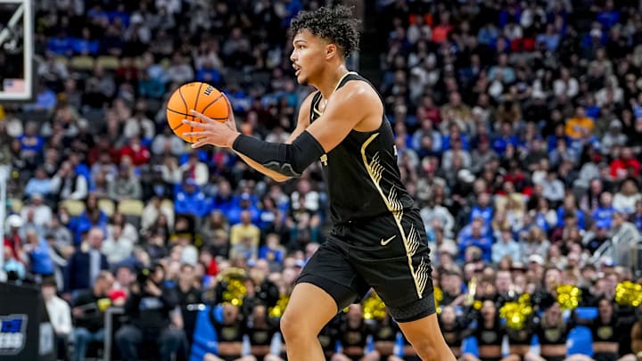 Mar 21, 2024; Pittsburgh, PA, USA; Oakland Golden Grizzlies forward Trey Townsend (4) handles the