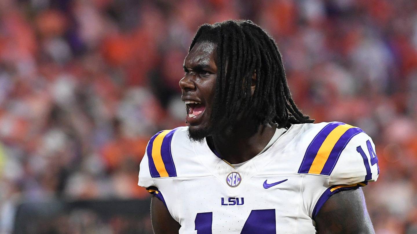 LSU Star Appears to Take Veiled Shot at Brian Kelly