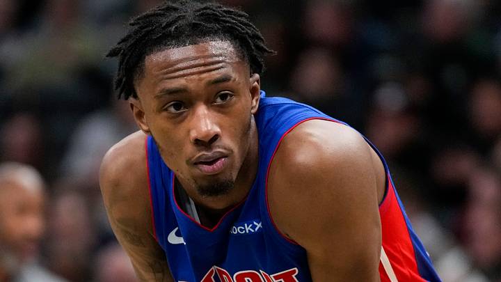 Nov 13, 2024; Milwaukee, Wisconsin, USA; Detroit Pistons forward Ron Holland II (00) during the game against the Milwaukee Bucks at Fiserv Forum. Mandatory Credit: Jeff Hanisch-Imagn Images Nov 13, 2024; Milwaukee, Wisconsin, USA; Detroit Pistons forward Ron Holland II (00) during the game against the Milwaukee Bucks at Fiserv Forum. Mandatory Credit: Jeff Hanisch-Imagn Images