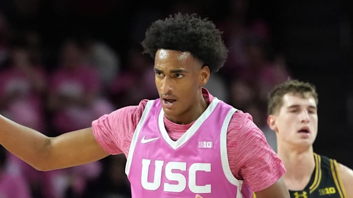Jan 21, 2026; Los Angeles, California, USA; Southern California Trojans guard Alijah Arenas (0) gestures after scoring his first collegiate points against the Northwestern Wildcats in the first half at Galen Center. Mandatory Credit: Kirby Lee-Imagn Images Jan 21, 2026; Los Angeles, California, USA; Southern California Trojans guard Alijah Arenas (0) gestures after scoring his first collegiate points against the Northwestern Wildcats in the first half at Galen Center. Mandatory Credit: Kirby Lee-Imagn Images