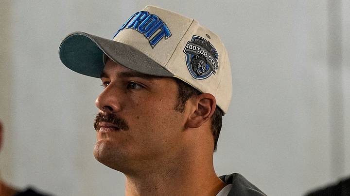 Detroit Lions tight end Sam LaPorta (87) arrives at Highmark Stadium in Orchard Park, N.Y. for Bills game Detroit Lions tight end Sam LaPorta (87) arrives at Highmark Stadium in Orchard Park, N.Y. for Bills game