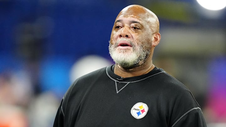 Pittsburgh Steelers assistant coach Karl Dunbar