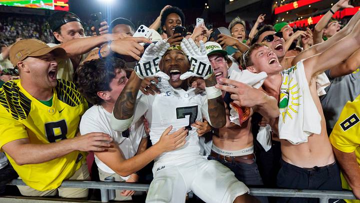 Oregon wide receiver Evan Stewart celebrates with fans after the Ducks’ win as the Oregon Ducks face the USC Trojans on Sept. 26, 2026, at Los Angeles Memorial Coliseum in Los Angeles, California. Oregon wide receiver Evan Stewart celebrates with fans after the Ducks’ win as the Oregon Ducks face the USC Trojans on Sept. 26, 2026, at Los Angeles Memorial Coliseum in Los Angeles, California.