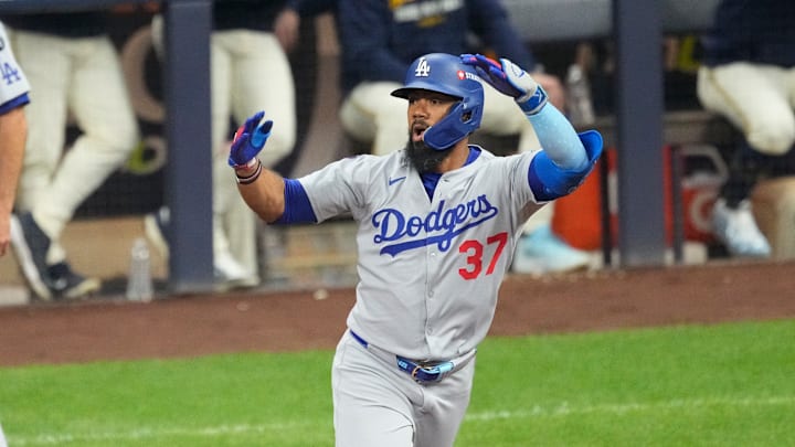 National League Championship Series - Los Angeles Dodgers v Milwaukee Brewers - Game Two