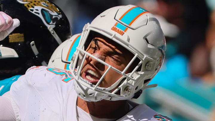 Miami Dolphins linebacker Jaelan Phillips (15). Miami Dolphins linebacker Jaelan Phillips (15).