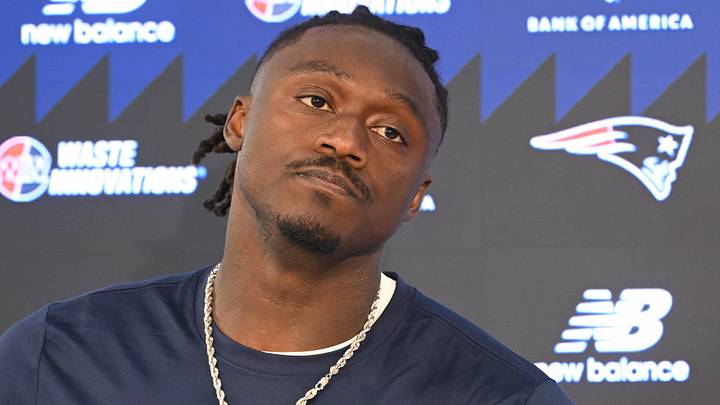 New England Patriots wide receiver A.J. Brown (1).