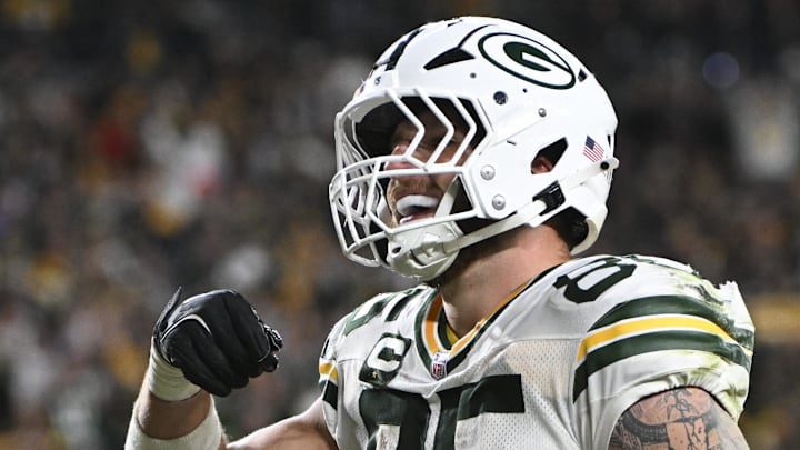 Green Bay Packers tight end Tucker Kraft (85) celebrates his touchdown against the Pittsburgh Steelers during the fourth quarter.