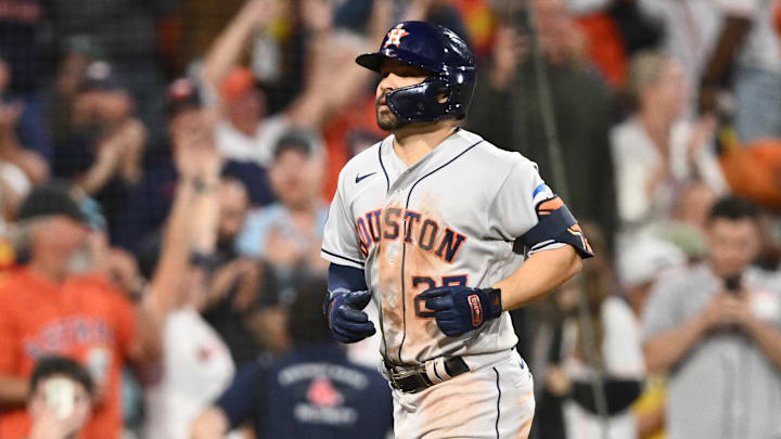 José Altuve bateó el ciclo durante la jornada del lunes en MLB
