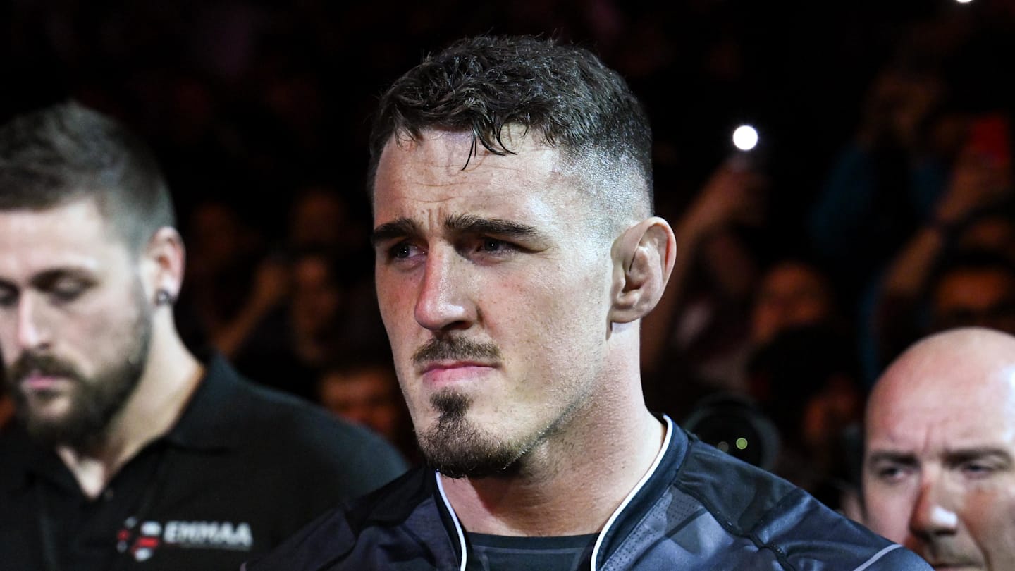 UFC Champion Tom Aspinall Returns to Training Following Double-Eye Surgery