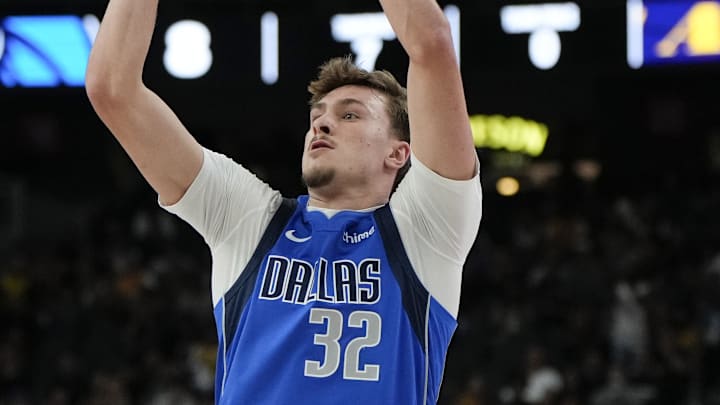 Oct 15, 2025; Las Vegas, Nevada, USA; Dallas Mavericks forward Cooper Flagg (32) shoots the ball during the first half against the Los Angeles Lakers at T-Mobile Arena. Mandatory Credit: Lucas Peltier-Imagn Images Oct 15, 2025; Las Vegas, Nevada, USA; Dallas Mavericks forward Cooper Flagg (32) shoots the ball during the first half against the Los Angeles Lakers at T-Mobile Arena. Mandatory Credit: Lucas Peltier-Imagn Images