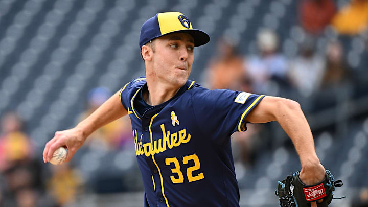 Milwaukee Brewers v Pittsburgh Pirates