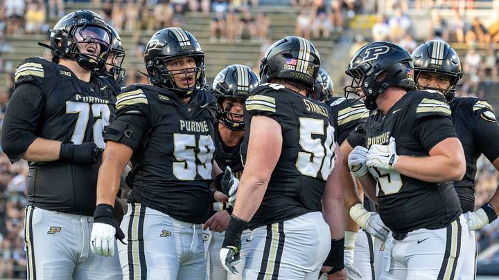 Purdue's offense huddles up. Purdue's offense huddles up.
