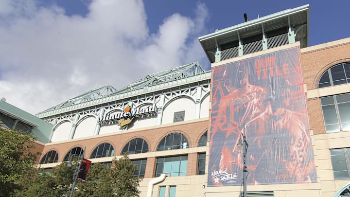 Outside view of Minute Maid Park.