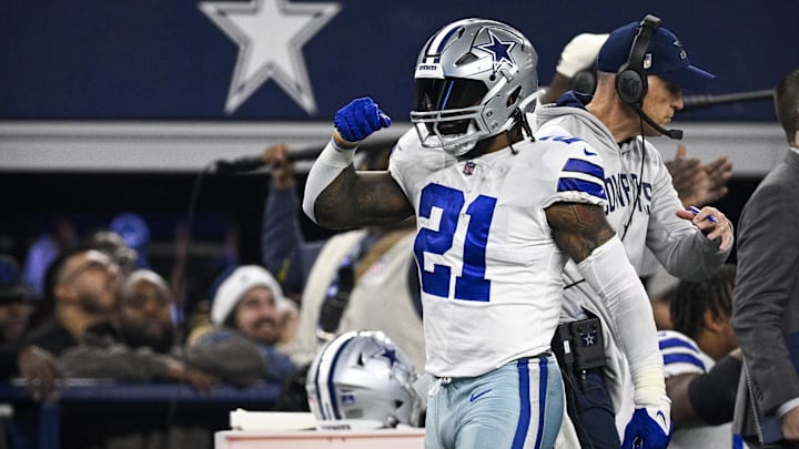 Dec 24, 2022; Arlington, Texas, USA; Dallas Cowboys running back Ezekiel Elliott (21) during the