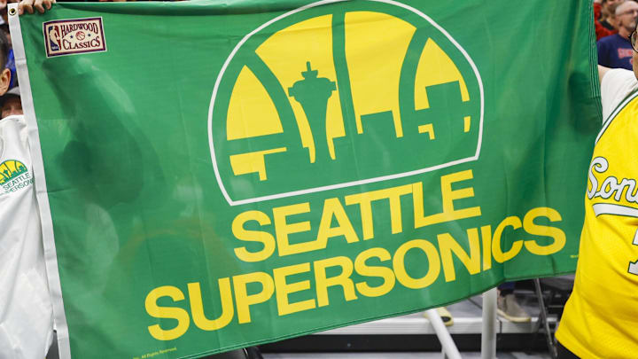 Oct 10, 2023; Seattle, Washington, USA. Mandatory Credit: Joe Nicholson-Imagn Images