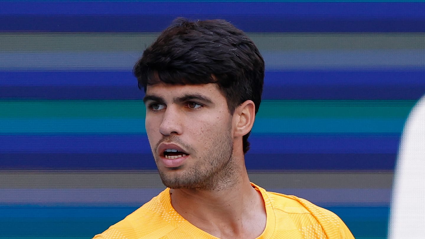Carlos Alcaraz’s Moment Surrounded by Women Sparks Buzz After Miami Open Upset