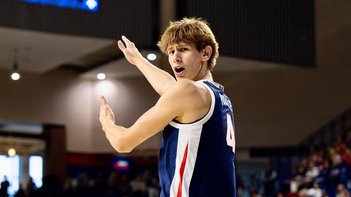 Gonzaga Bulldogs guard Davis Fogle (4). Gonzaga Bulldogs guard Davis Fogle (4).