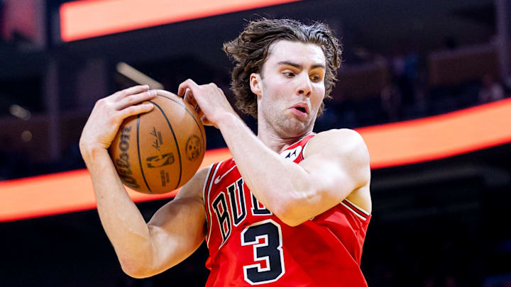 Mar 10, 2026; San Francisco, California, USA; Chicago Bulls guard Josh Giddey (3) grabs a rebound during the second quarter against the Golden State Warriors at Chase Center. Mandatory Credit: Bob Kupbens-Imagn Images