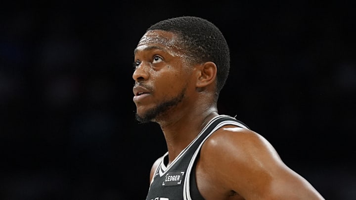 Mar 21, 2026; San Antonio, Texas, USA; San Antonio Spurs guard De'aaron Fox (4) looks up in the first half against the Indiana Pacers at Frost Bank Center. Mandatory Credit: Daniel Dunn-Imagn Images Mar 21, 2026; San Antonio, Texas, USA; San Antonio Spurs guard De'aaron Fox (4) looks up in the first half against the Indiana Pacers at Frost Bank Center. Mandatory Credit: Daniel Dunn-Imagn Images