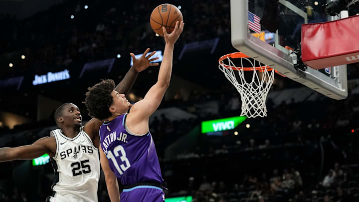 Former Gators guard Walter Clayton Jr. had a strong game in the Jazz's preseason game against San Antonio. Former Gators guard Walter Clayton Jr. had a strong game in the Jazz's preseason game against San Antonio.