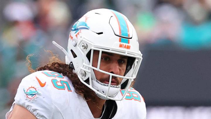 Miami Dolphins tight end Greg Dulcich
