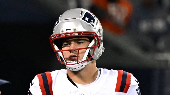 Oct 22, 2026; Chicago, Illinois, USA; New England Patriots quarterback Drake Maye (10) warms up prior to the game against the Chicago Bears at Soldier Field. Mandatory Credit: Matt Marton-Imagn Images Oct 22, 2026; Chicago, Illinois, USA; New England Patriots quarterback Drake Maye (10) warms up prior to the game against the Chicago Bears at Soldier Field. Mandatory Credit: Matt Marton-Imagn Images