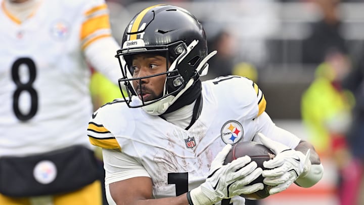 Pittsburgh Steelers running back Kenneth Gainwell Pittsburgh Steelers running back Kenneth Gainwell