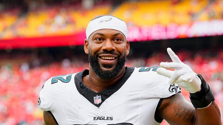 Sep 14, 2025; Kansas City, Missouri, USA; Philadelphia Eagles defensive end Za'Darius Smith (52) guestures to fans prior to the game against the Kansas City Chiefs at GEHA Field at Arrowhead Stadium. Mandatory Credit: Jay Biggerstaff-Imagn Images