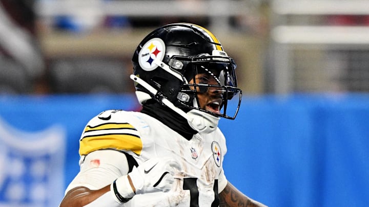 Pittsburgh Steelers running back Kenneth Gainwell (14) celebrates after a touchdown during the third quarter against the Detroit Lions